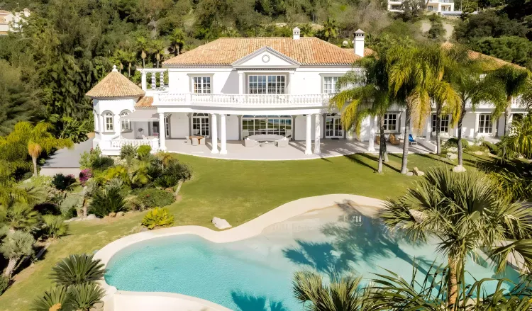 listing card gallery