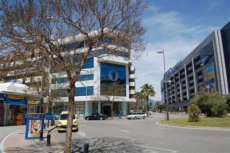 Apartment in Puerto Banús in Puerto Banús, Nueva Andalucía, Costa del Sol - Photo 3