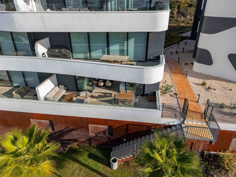 Apartment | Resale in Fuengirola in Fuengirola Others, Costa del Sol - Photo 3