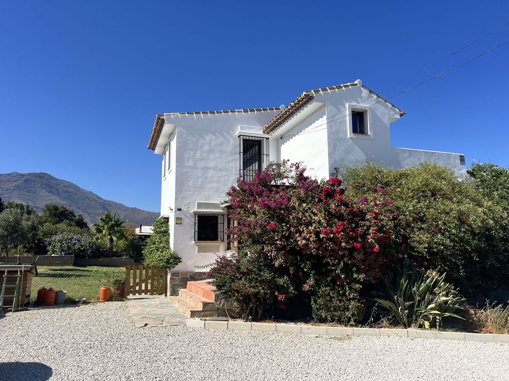 House | Resale in Estepona in Estepona, Costa del Sol - Main property photo