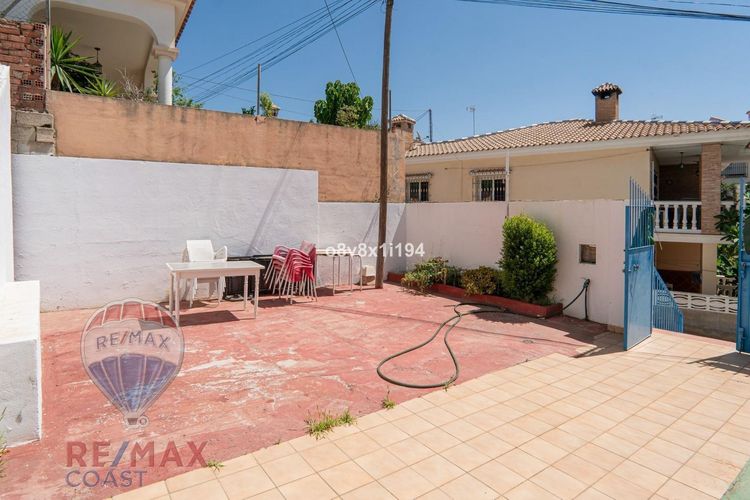 House | Resale in Rincón de la Victoria in Rincón de la Victoria, Costa del Sol - Photo 4