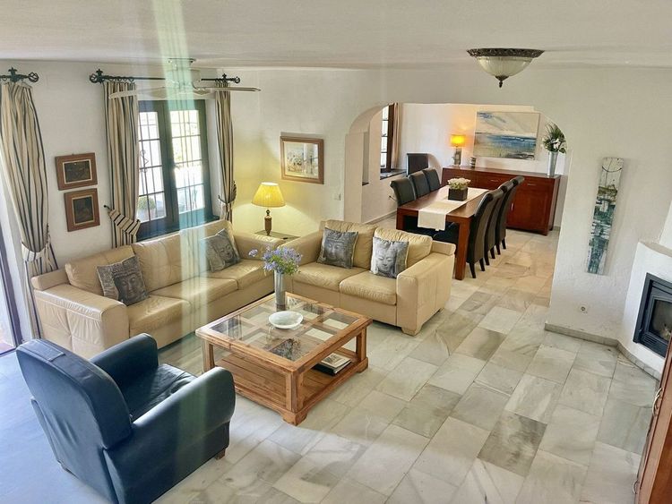 House | Resale in Mijas in Mijas Others, Costa del Sol - Photo 2