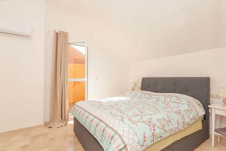 Penthouse | Resale in Elviria in Elviria, Costa del Sol - Photo 4