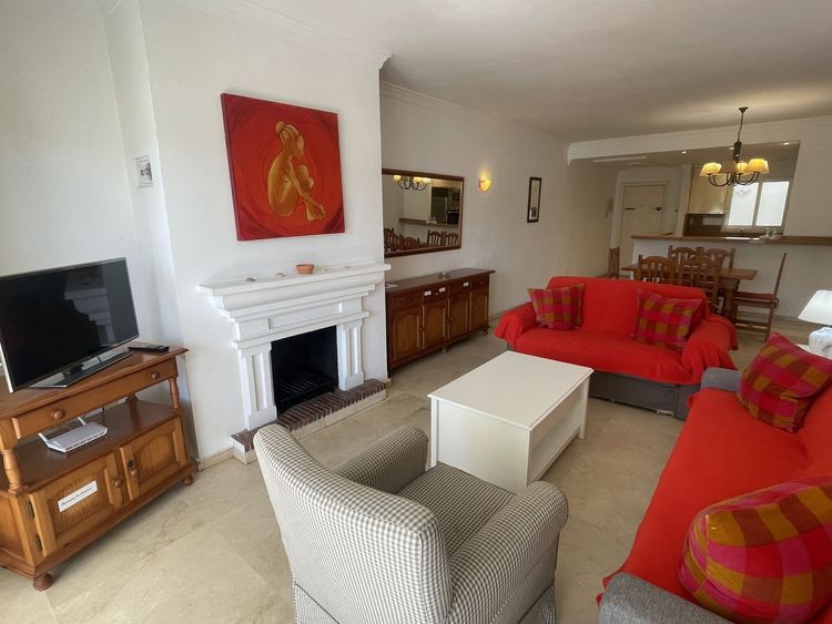 Apartment | Resale in Estepona in Estepona, Costa del Sol - Photo 2