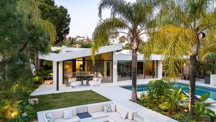 listing card gallery