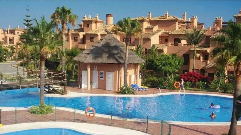 Apartment | Resale in Estepona in Estepona, Costa del Sol - Main property photo