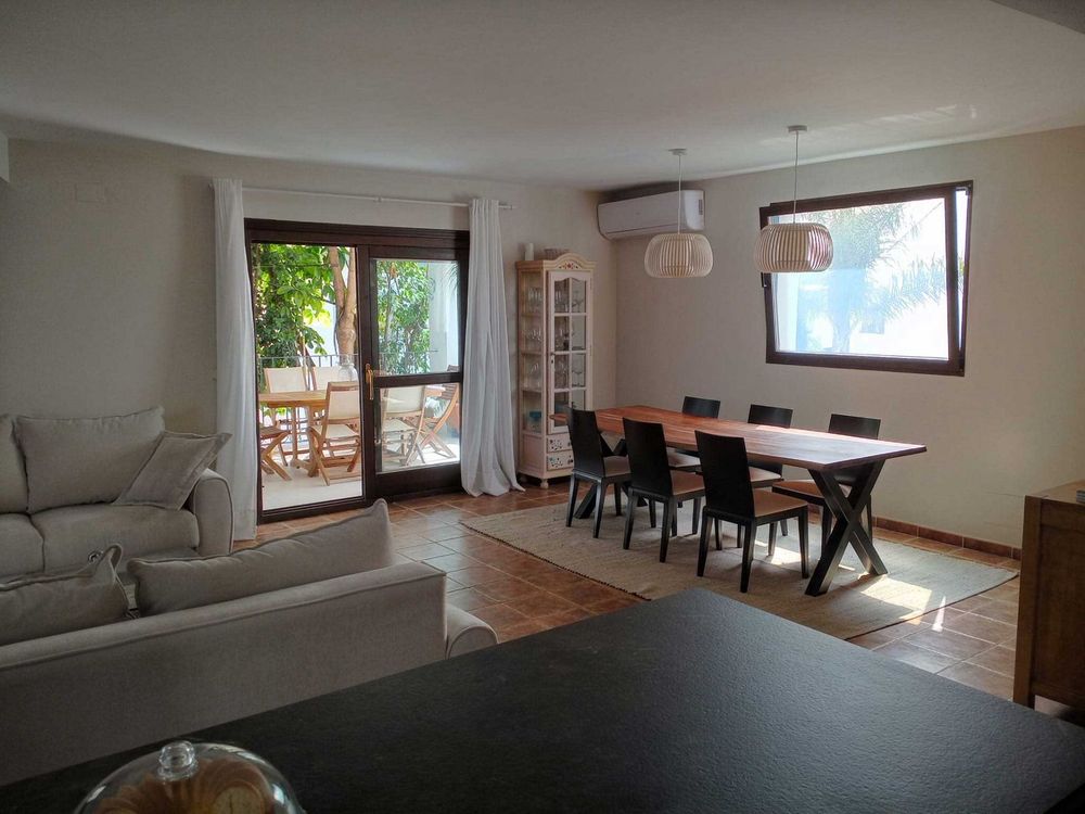 House | Resale in El Paraiso in El Paraiso, Costa del Sol - Main property photo