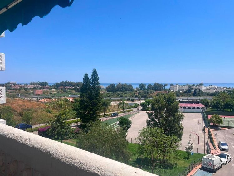 Apartment | Resale in Estepona in Estepona, Costa del Sol - Photo 2