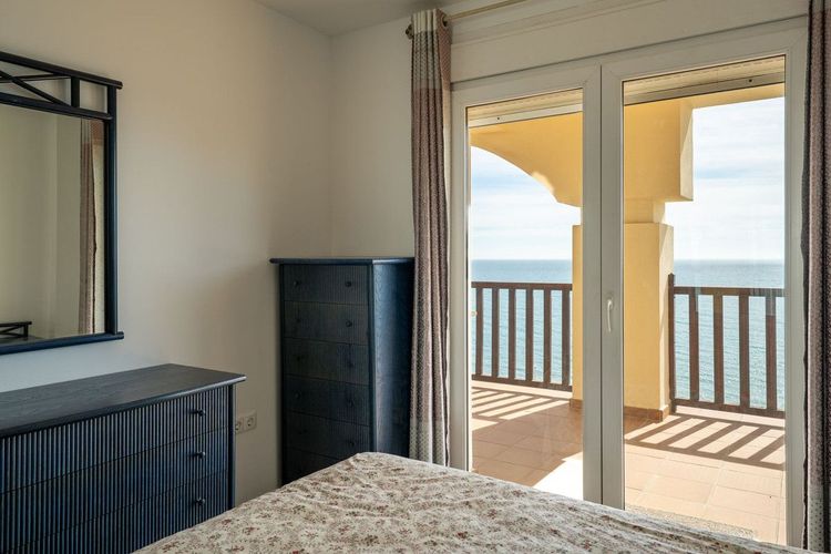 Apartment | Resale in Benalmadena in Benalmadena Others, Costa del Sol - Photo 3