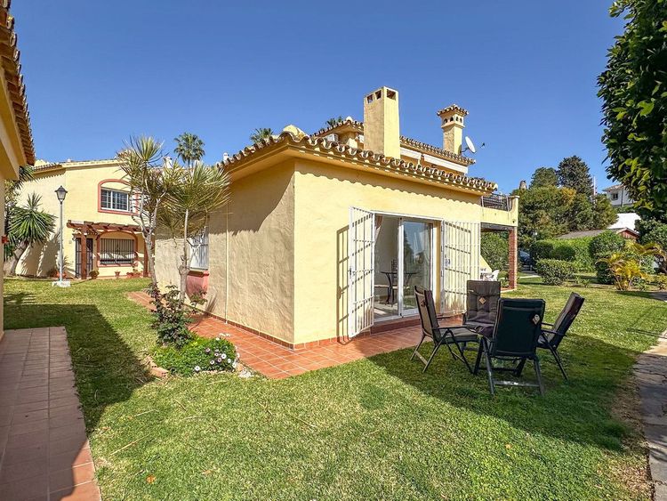 House | Resale in Riviera del Sol - Development photo 1