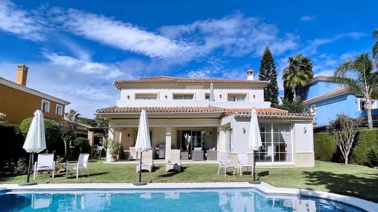House | Resale in Estepona - Development photo 1