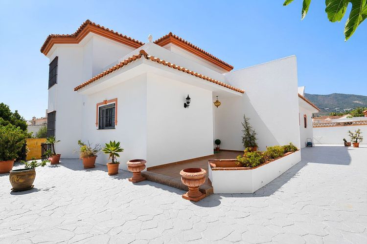 House | Resale in Mijas in Mijas Others, Costa del Sol - Photo 3