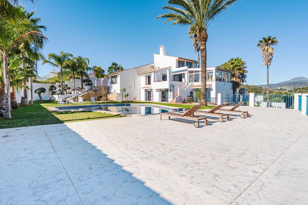 Renovation Opportunity House | Resale in Estepona in Estepona, Costa del Sol - Main property photo