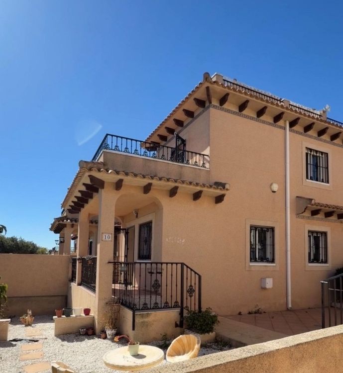 House | Resale in Orihuela Costa in Orihuela Costa, Costa Blanca - Photo 2