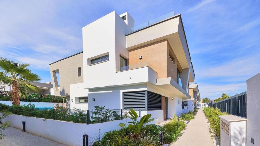 House | Resale in Puerto Banús in Puerto Banús, Costa del Sol - Main property photo