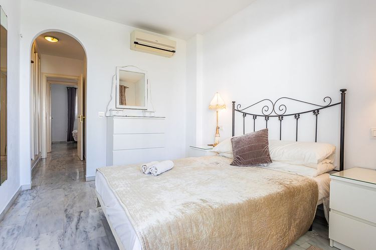 Apartment | Resale in Calahonda in Calahonda, Costa del Sol - Photo 4