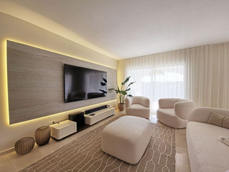 Apartment | Resale in Benahavís in Benahavís Others, Costa del Sol - Photo 2