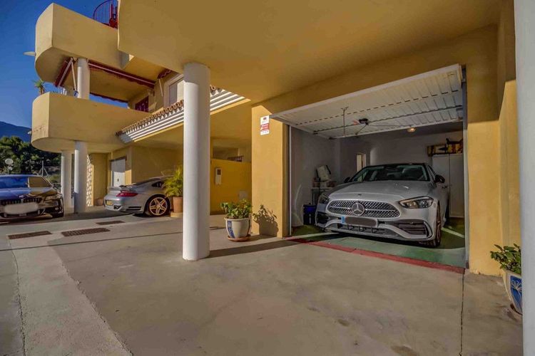 House | Resale in Mijas in Mijas Others, Costa del Sol - Photo 3