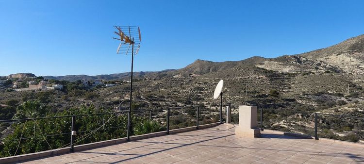 House | Resale in El Campello in El Campello, Costa Blanca - Photo 4