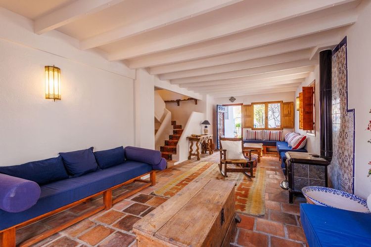 House | Resale in Comares in Comares, Costa del Sol - Photo 3