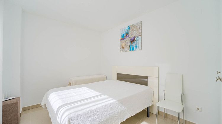 House | Resale in Punta Prima in Punta Prima, Costa Blanca - Photo 4