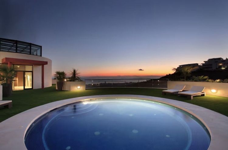 Apartment | Resale in Altos de los Monteros in Altos de los Monteros, Costa del Sol - Photo 3