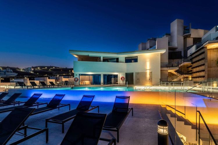 House | Resale in Torrox Costa in Torrox Costa, Costa del Sol - Photo 3