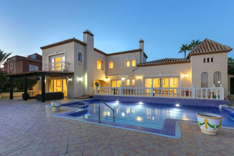 House | Resale in Marbesa in Marbesa, Marbella East, Costa del Sol - Photo 3