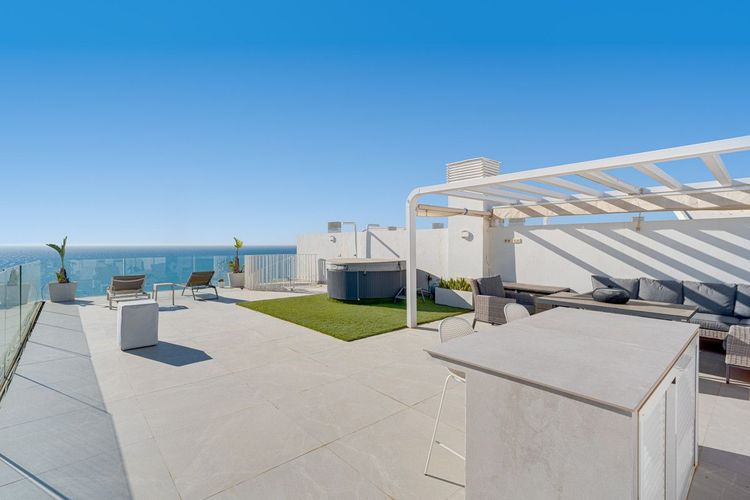 Penthouse | Resale in Fuengirola in Fuengirola Others, Costa del Sol - Photo 2