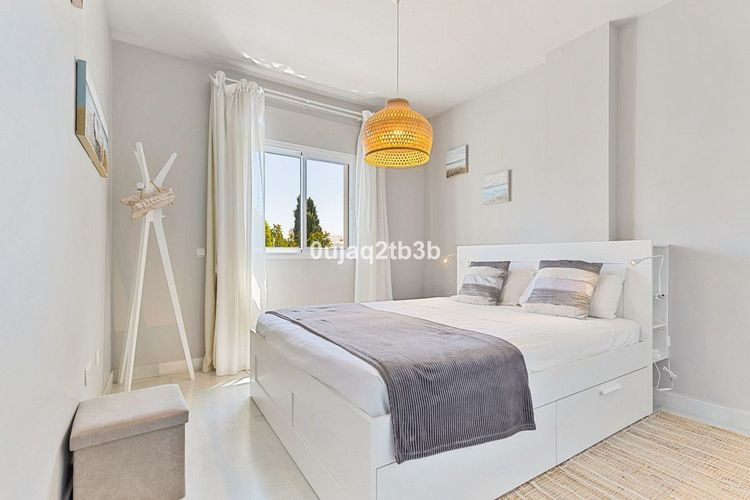 Apartment | Resale in Aloha in Aloha, Nueva Andalucía, Costa del Sol - Photo 3