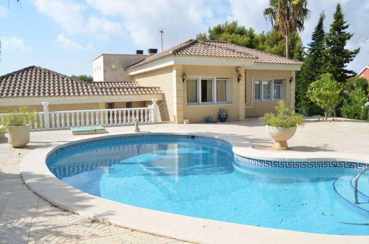 House | Resale in Dehesa de Campoamor in Dehesa de Campoamor, Costa Blanca - Photo 2