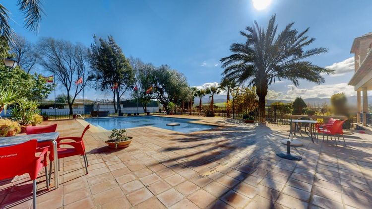House | Resale in Antequera in Antequera, Costa del Sol - Photo 2