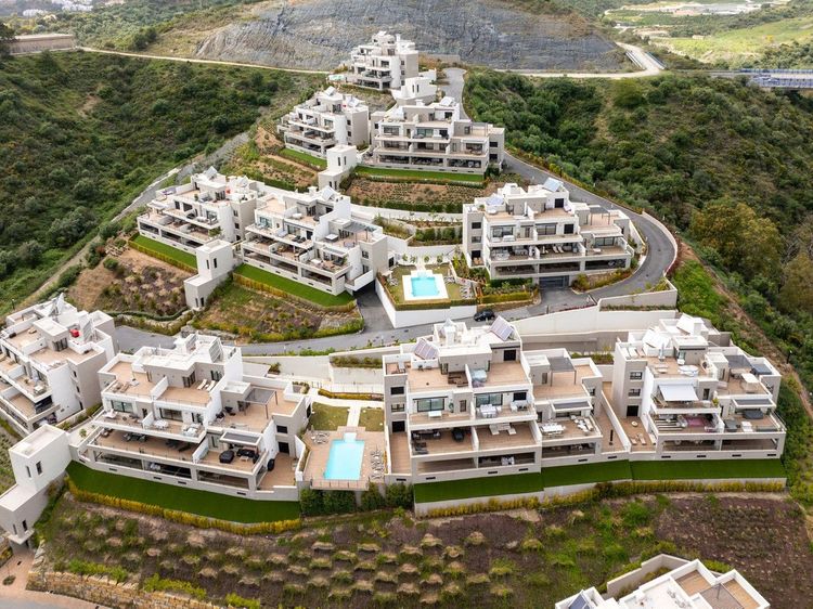 Apartment | Resale in Nueva Andalucía - Development photo 1