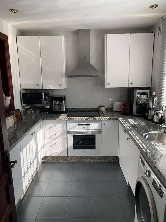 House | Resale in Benamara in Benamara, Costa del Sol - Photo 5