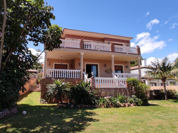 House | Resale in Sierrezuela in Sierrezuela, Costa del Sol - Photo 5