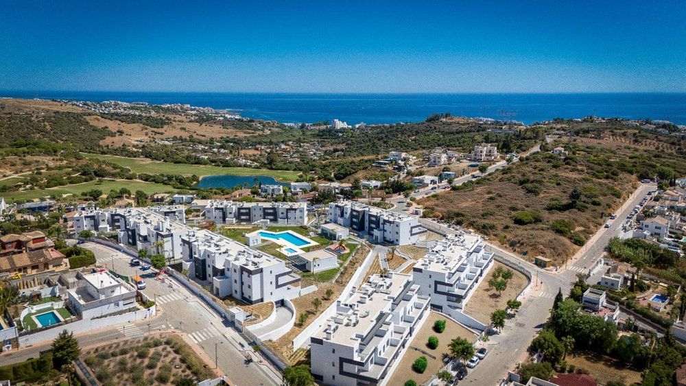 Apartment | Resale in Estepona in Estepona, Costa del Sol - Main property photo