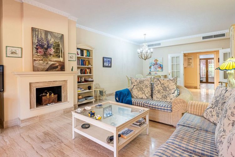 Apartment | Resale in Guadalmina Baja in Guadalmina Baja, Costa del Sol - Photo 5