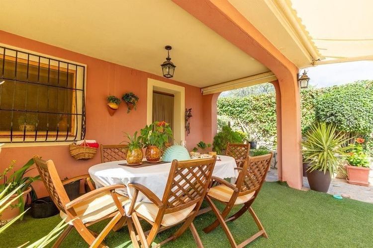 House | Resale in Finestrat in Finestrat, Costa Blanca - Photo 5