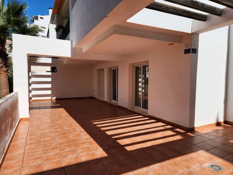 Apartment | Resale in Benalmadena in Benalmadena Others, Costa del Sol - Photo 2