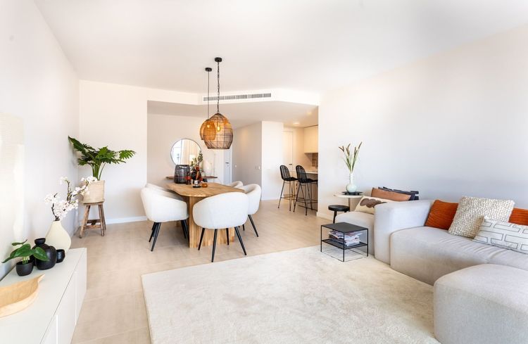 Apartment | Resale in Estepona in Estepona, Costa del Sol - Photo 2