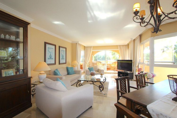 Apartment | Resale in Elviria in Elviria, Costa del Sol - Photo 5