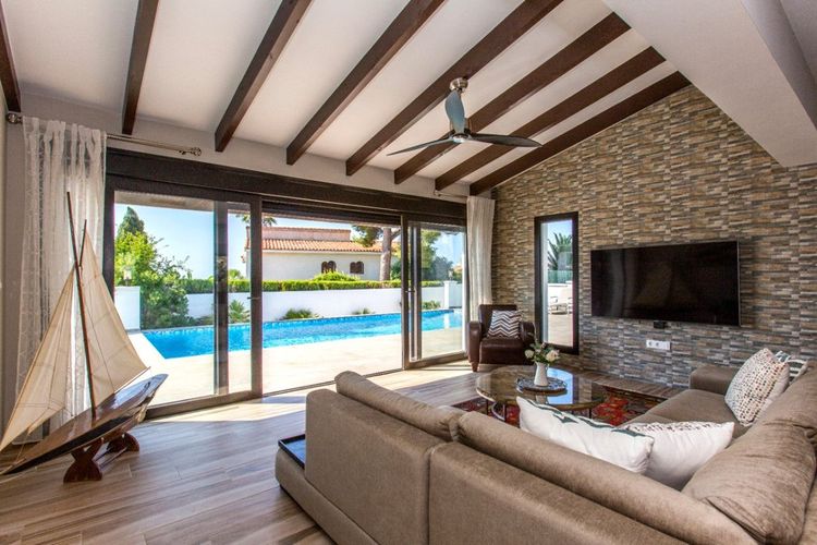 House | Resale in Moraira in Moraira, Costa Blanca - Photo 3