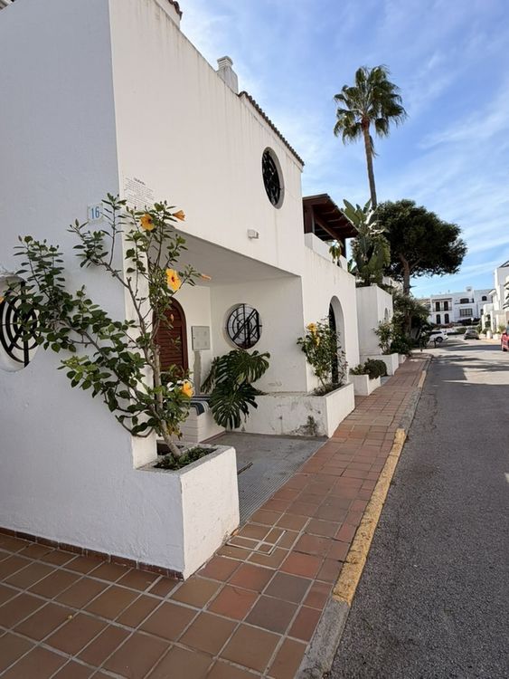 Townhouse in Cancelada in Cancelada, Estepona East, Costa del Sol - Photo 4