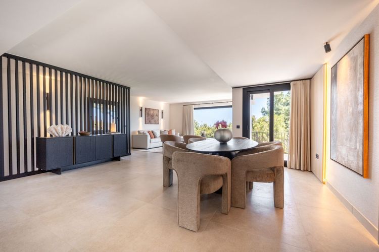 House | Resale in La Cala de Mijas in La Cala de Mijas, Costa del Sol - Photo 3