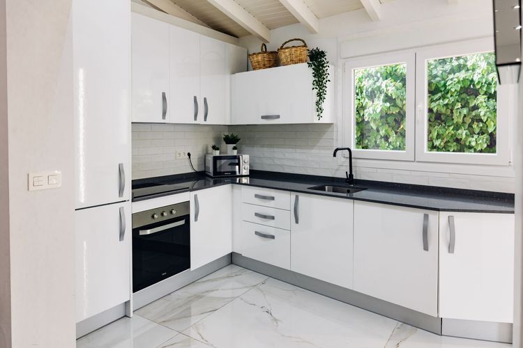 Apartment | Resale in Benalmadena in Puerto Marina, Costa del Sol - Photo 2