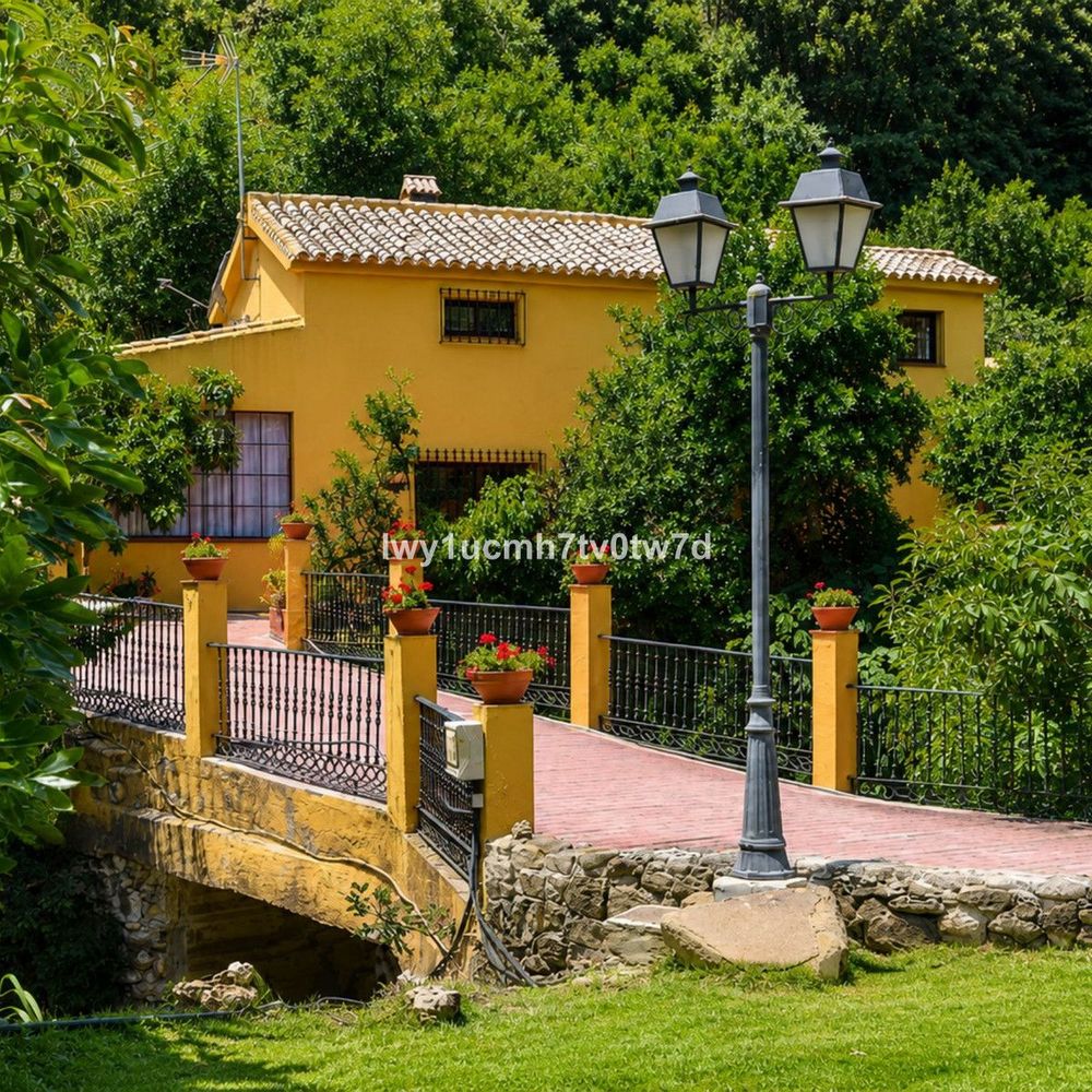 House | Resale in Ojén in Ojén, Costa del Sol - Main property photo