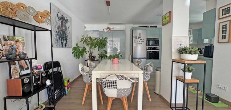House | Resale in Villamartin in Villamartin, Costa Blanca - Photo 5
