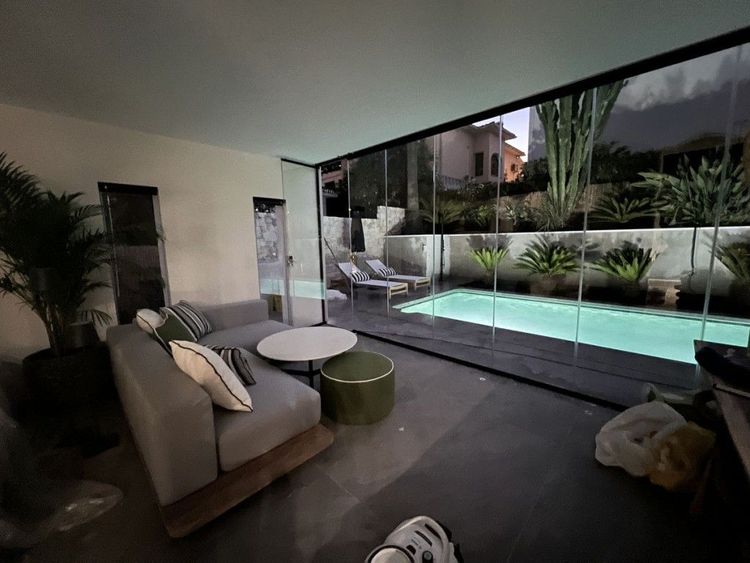 listing card gallery