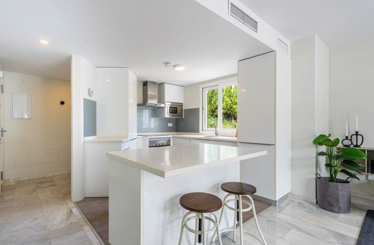 Penthouse | Resale in Nueva Andalucía in Nueva Andalucía Others, Costa del Sol - Photo 4