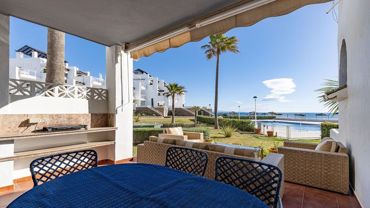 House | Resale in Casares in Casares Others, Costa del Sol - Photo 2